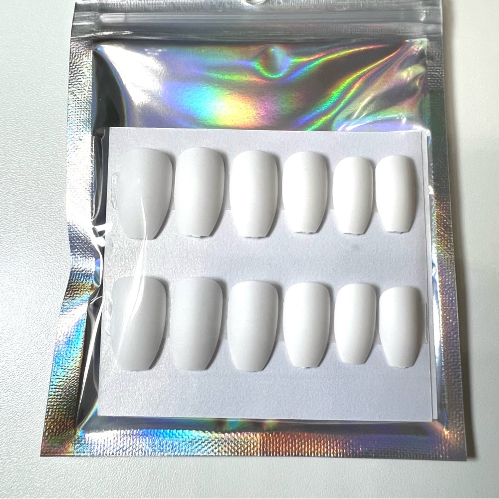 24 Pc Matte White Press On Nails | Short Coffin Shape | Reusable Set with Kit